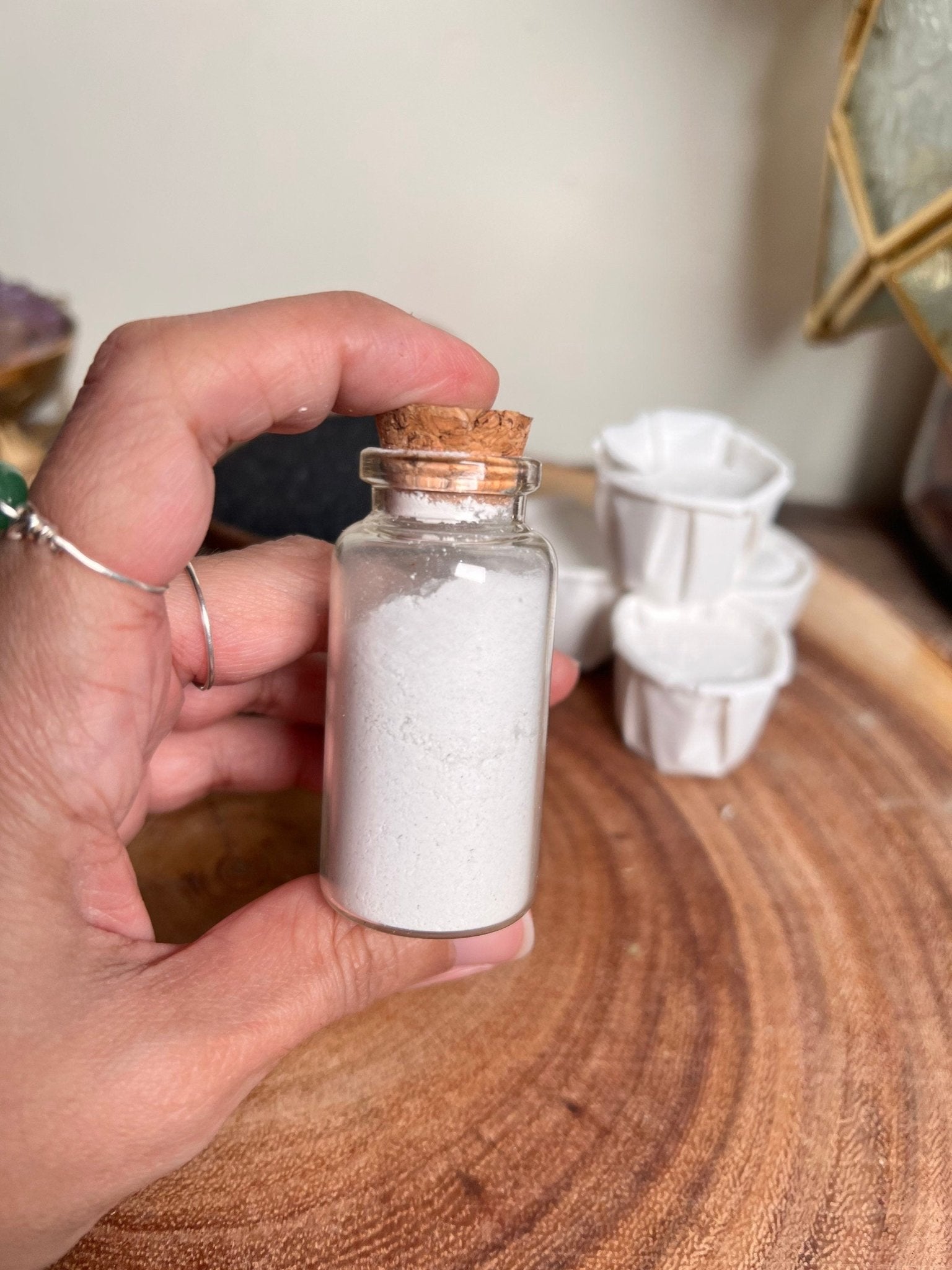 Authentic Cascarilla Powder Corked Vial |Powerful Efun Eggshell Handmade | Santeria Hoodoo | Cleansing Powder Purging Negative Energy - MysticBluuMoonTarot